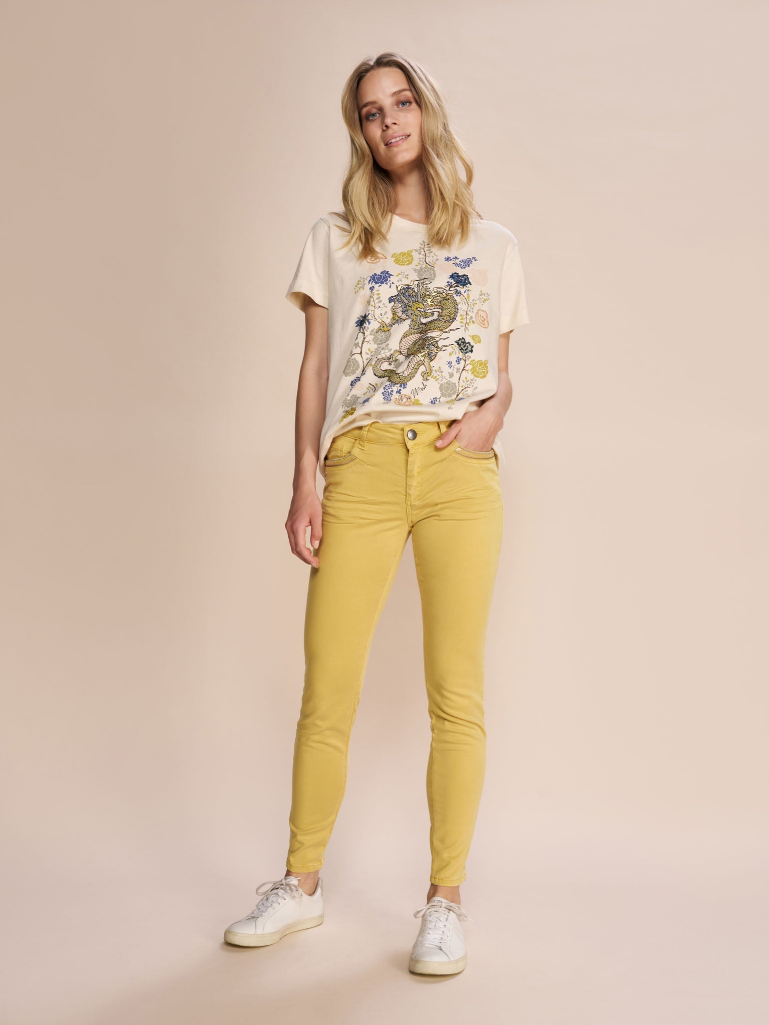 Modelshot / Summer Sand / Detail